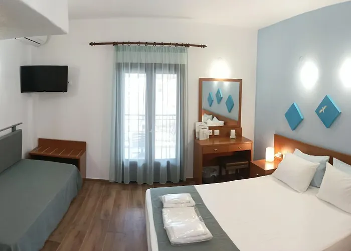 Glaros Blue Hotel *