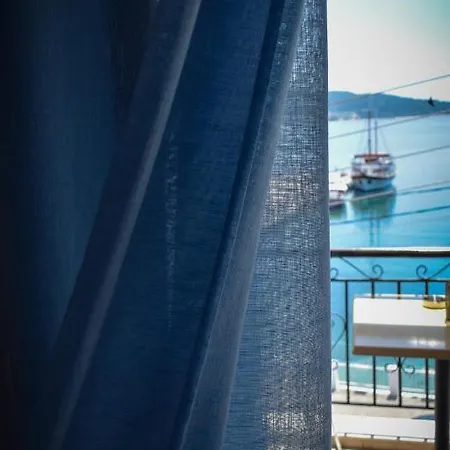 Glaros Blue 酒店 新马尔马拉斯