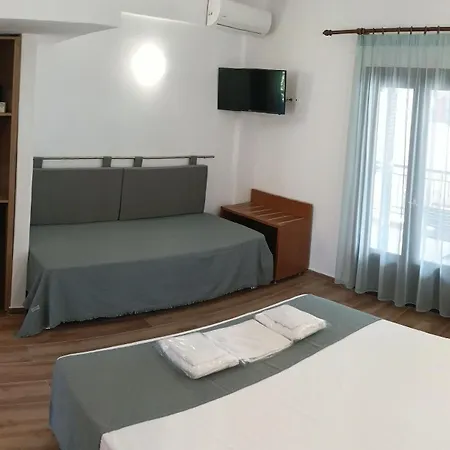 Glaros Blue Hotel *