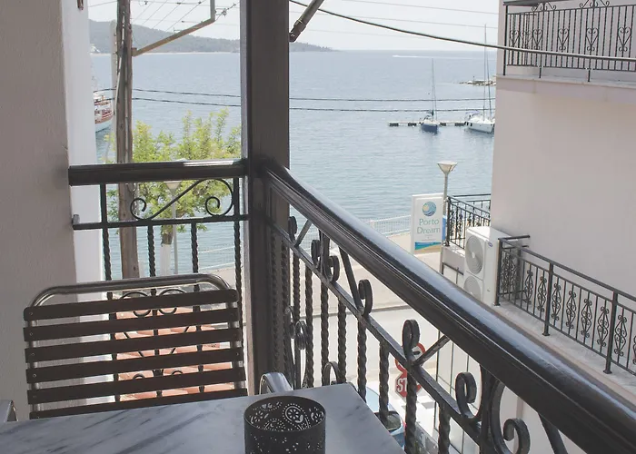 Glaros Blue Hotel *