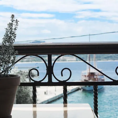 Glaros Blue 호텔 *